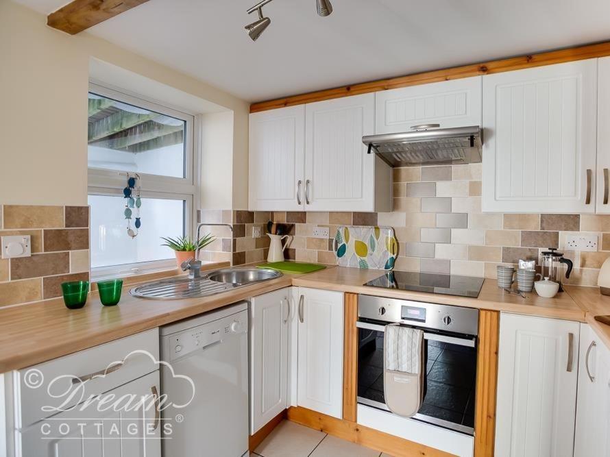 Ammonite Cottage Портленд Экстерьер фото